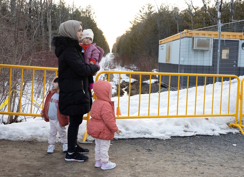 Canada and the United States change a decades-old pact after the number of illegal asylum seekers increases