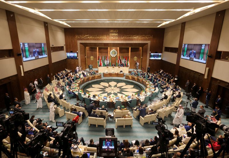 السوريون منقسمون حول إعادة الحكومة إلى جامعة الدول العربية