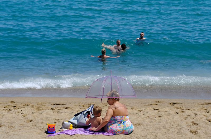 Spain expects more tourists in the summer than before the pandemic