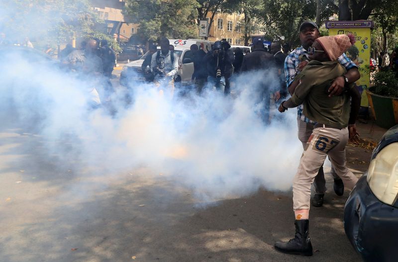 Kenyan police fire teargas at protesters marching against finance bill - Stock market news