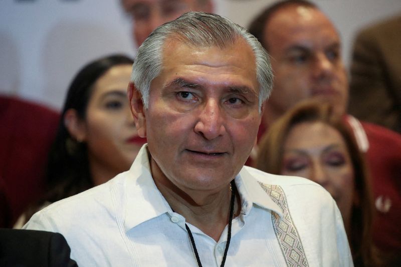 Ministro del Interior de México renuncia para postularse a presidente