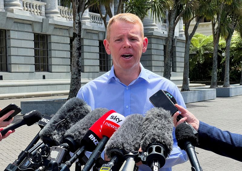 New Zealand’s prime minister disagrees with Joe Biden and says Xi Jinping is not a “dictator”.